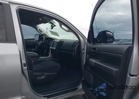 2010 Toyota Tundra Grade 5.7L V8 z USA, uszkodzony, nr VIN 5TFUY5F1XAX157325